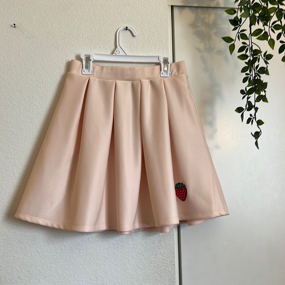 Hot Topic Strawberry Pastel Pink Pleated Skirt S